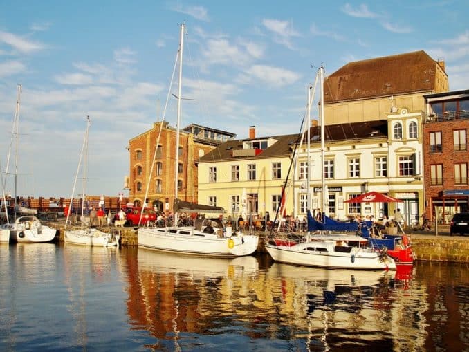 Er sucht sie stralsund