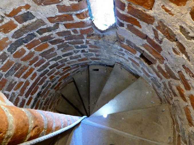 Treppen des Glockenturmes in der St. Nikolai Kirche Fehmarn