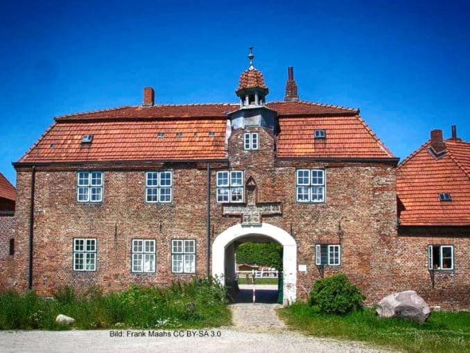 Torhaus Gut Ludwigsburg in Waabs Ostsee Torhaus Gut Ludwigsburg in Waabs Ostsee