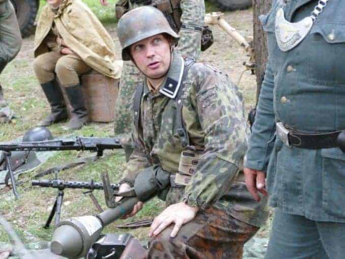 Soldat mit Panzerfaust im Blücher Bunker