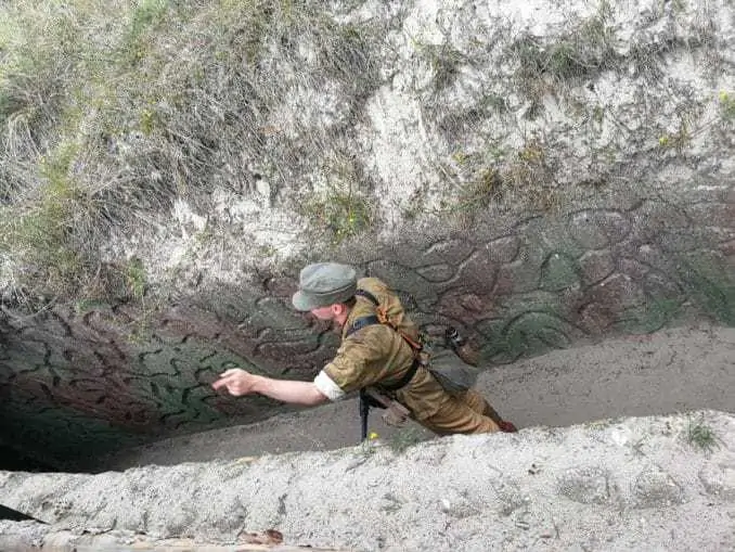 Soldat im Schützengraben (Blücher Bunker Ustka)