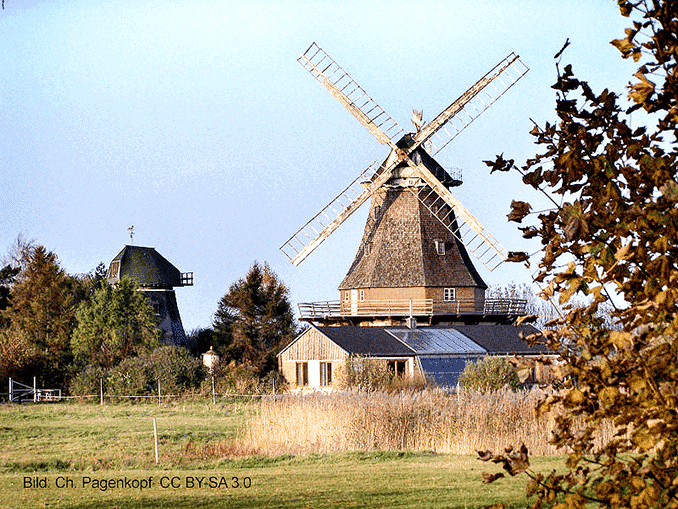 Elmenhorst/Lichtenhagen Lido-Mühle h.l. und Lichtenhägener Mühle v.r.