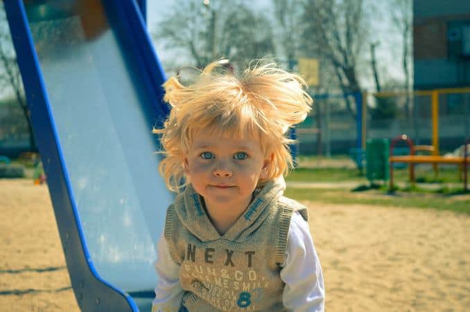 Kind auf dem Spielplatz Insel Rügen