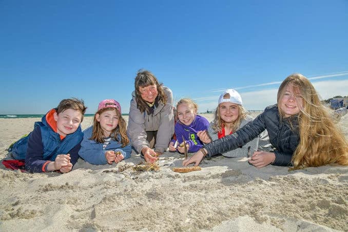 Kinder an der Ostsee