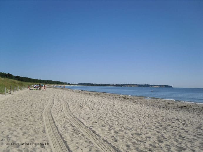 Strand in Thiessow mit Blickrichtung nach Lobbe