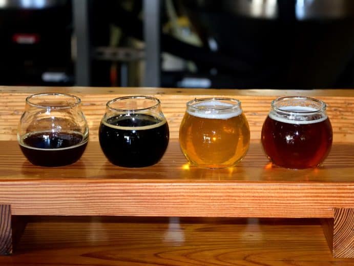 Bier in der Brauerei verkosten