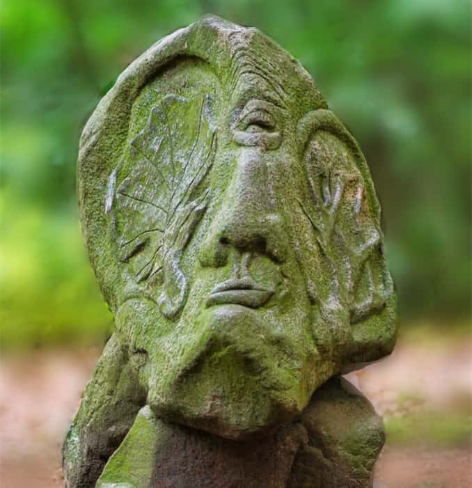 Skulptur – Angesichts des Waldsterbens