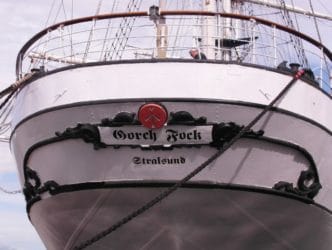 Schriftzug auf dem Heck der Gorch Fock