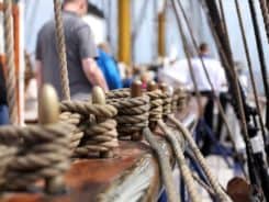 Seile auf der Gorch Fock