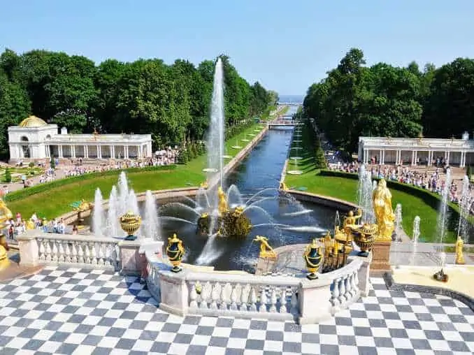Sommerpalast in St Petersburg