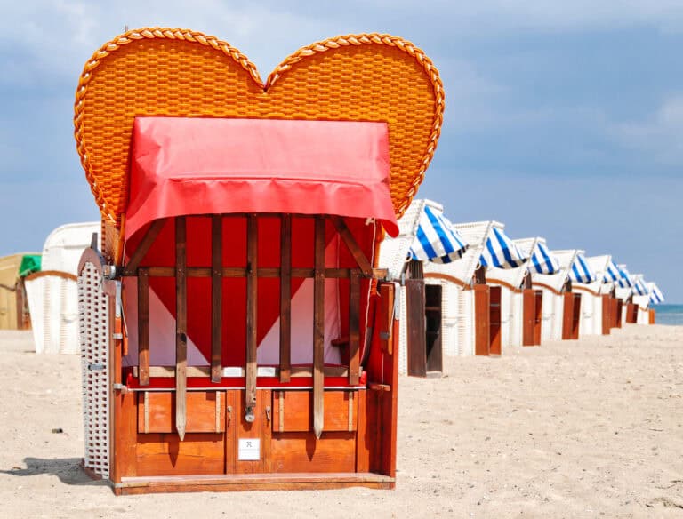 Honeymoon an der Ostsee: Hierauf muss geachtet werden Honeymoon Strandkorb Ostsee