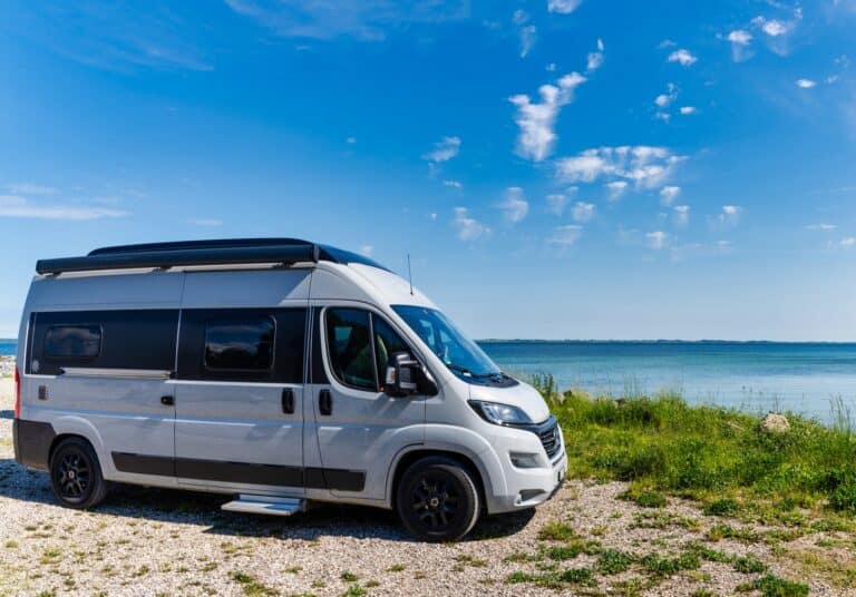 Wildcampen an der Ostsee Camper an der Ostsee ©makasanaphoto/depositphotos.com