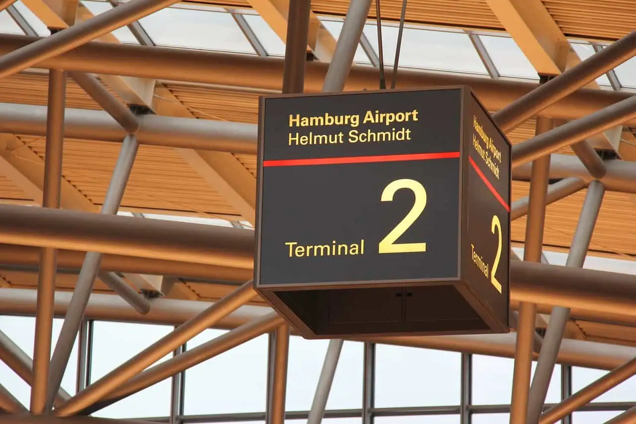 Airport Hamburg Hinweisschild