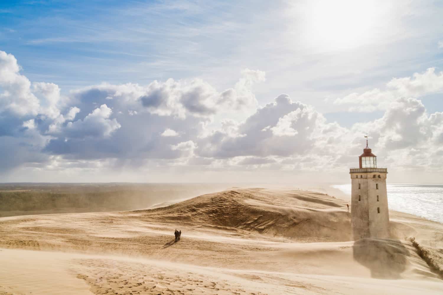 Leuchtturm Jütland beim Sandsturm