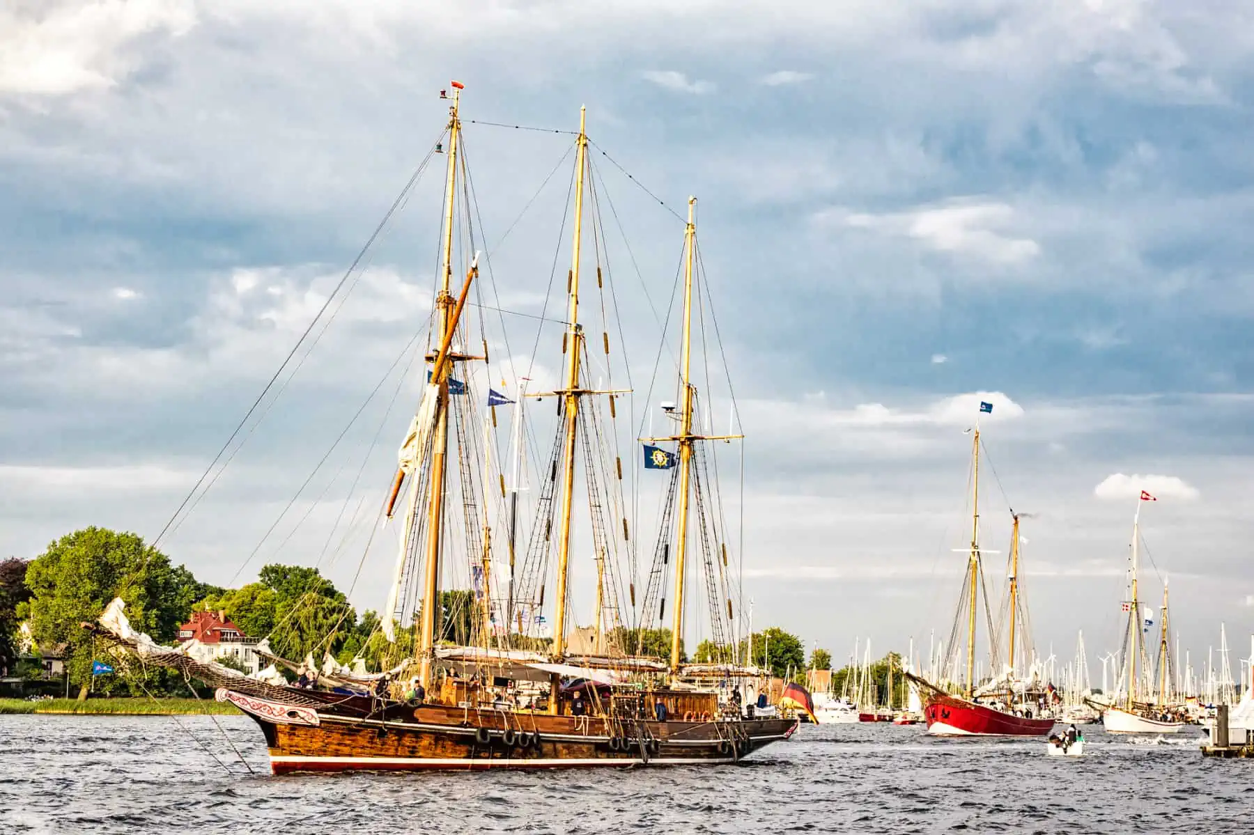 Segelschiffe bei der Hanse Sail in Rostock 