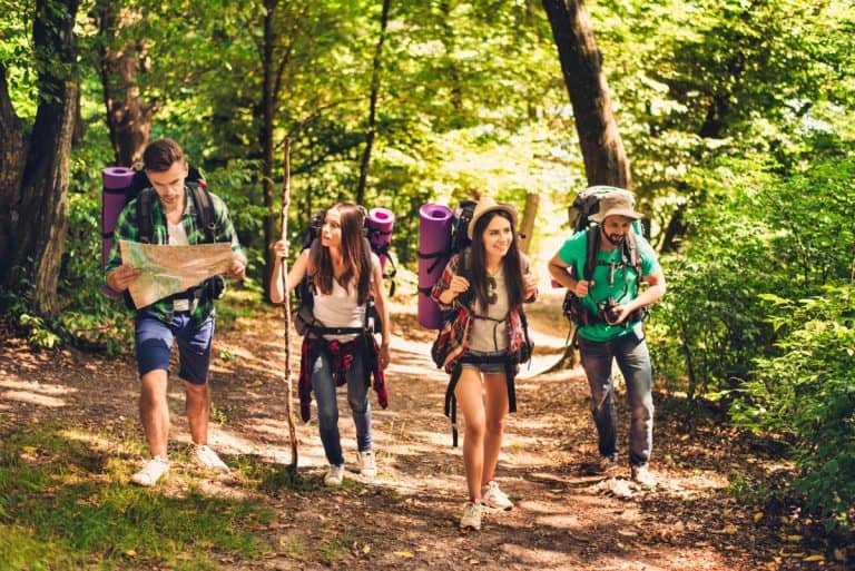 Wandergruppe an der Ostsee