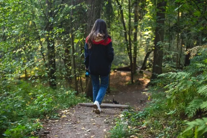 Wandern in der Natur der Ostsee