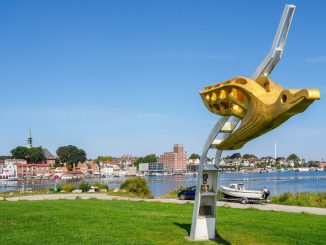 Kappeln mit Galionsfigur der Gorch Fock