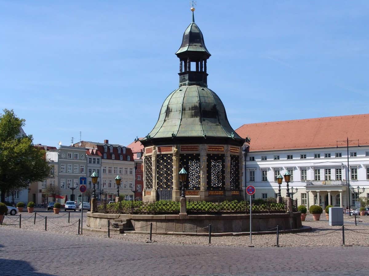 Ostsee Urlaub in der Hansestadt Wismar Marktplatz Wismar