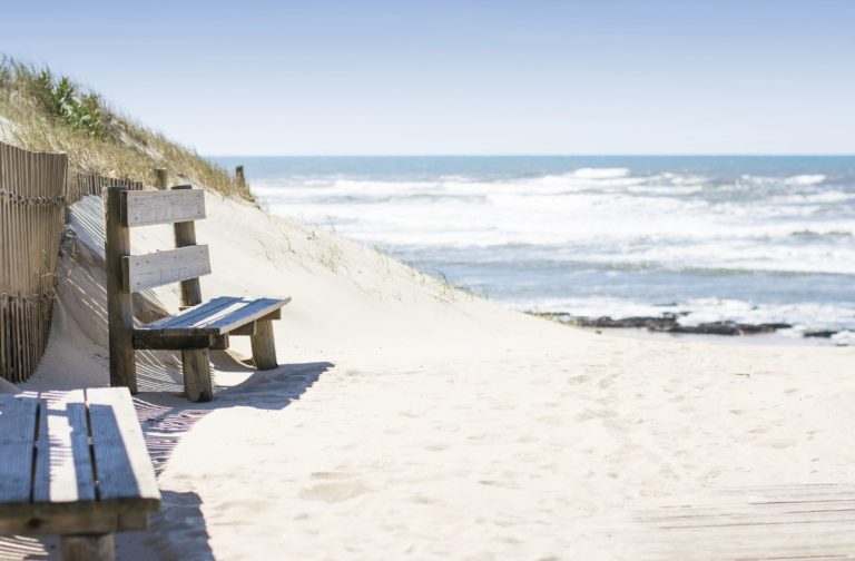 Bank am Ostsee Strand
