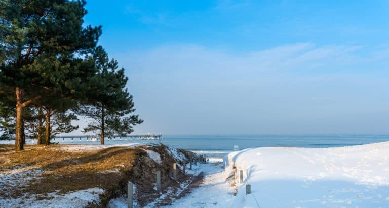 Die schönsten Weihnachtsaktivitäten an der Ostsee Schnee und Eis an der Ostsee