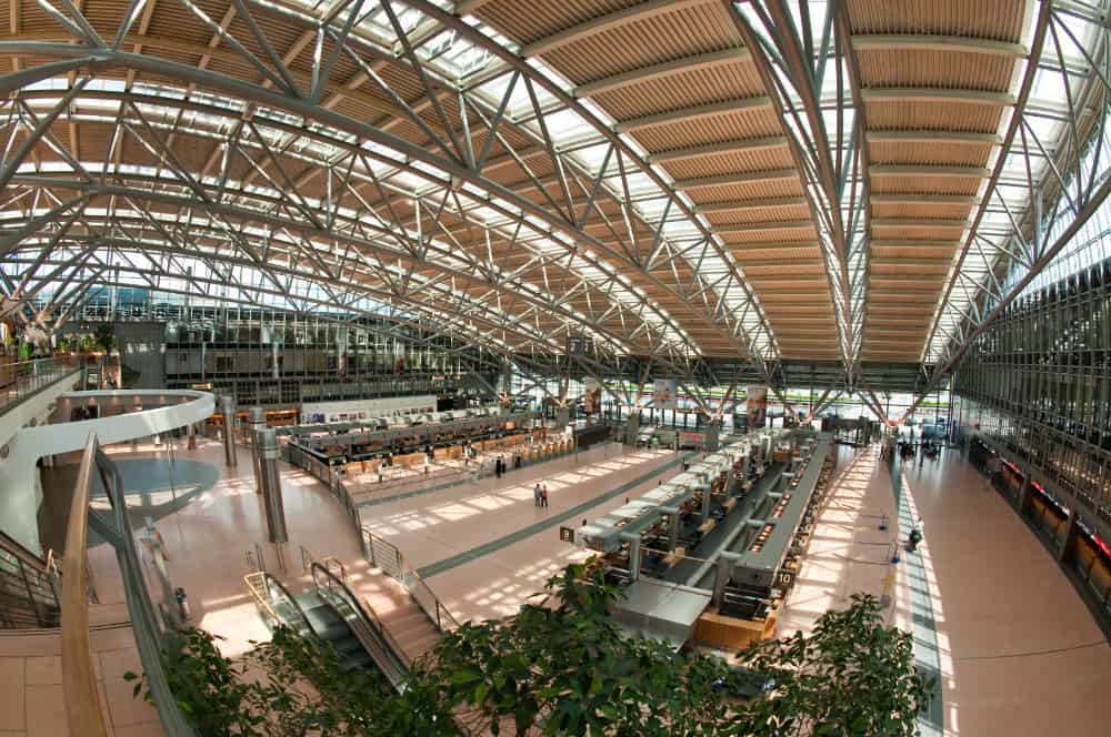Mit dem Flugzeug an die Ostsee - welcher Flughafen ist der beste Ausgangspunkt? Hamburg Airport